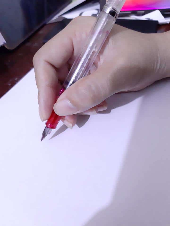 Cách Cầm Bút Để Viết Chữ Đẹp Đúng Nhất Cho Trẻ - Luyện Chữ Đẹp